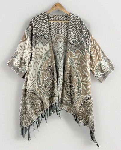 Weiche Umrandung Damen Strickjacke Gr. PL/PXL Fransen Pailletten bestickt Boho - Bild 1 von 9