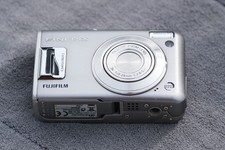 Fujifilm FinePix F31fd - 6,3 mpx  capteur CCD  appareil  compact - digicam culte