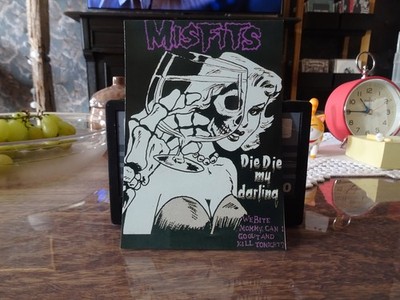 Misfits - Die Die My Darling ++ Postkarte ++ unbeschrieben ++