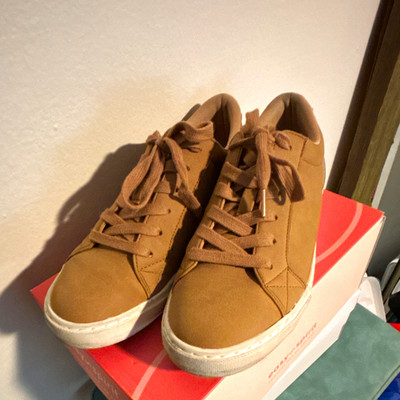 Easy Spirit Women s Lorna - Brown Faux Suede Low Top Lace-Up Sneakers Size 8 M