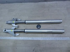 2009 Suzuki VZ800 Marauder S20919) left and right front fork suspensions set