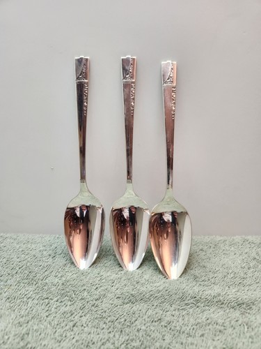 3 NOBILITY PLATE CAPRICE SERVING SPOONS 8 1/4" - Picture 1 of 5