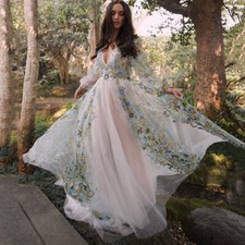 Vintage A-Line Wedding Dresses V-Neck Long Sleeved Lace 3D Floral Bridal Gowns