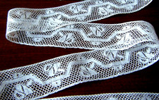 Antique Flanders  10 deco rosses Belgium trim continuous bobbin lace 37"x1.3/4"