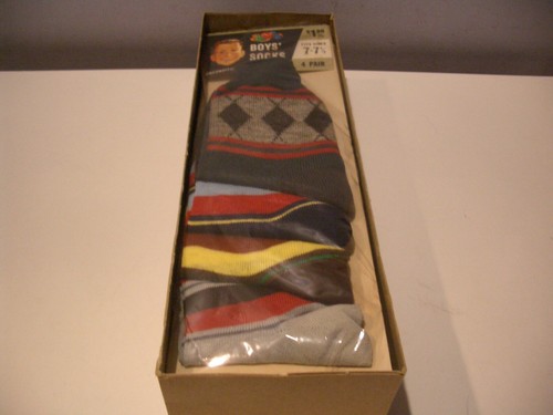 VINTAGE 1960's FRUIT OF THE LOOM BOY'S SOCKS 12 PAIRS SIZE 7-7.5 SHOE SIZE NEW - Picture 10 of 10