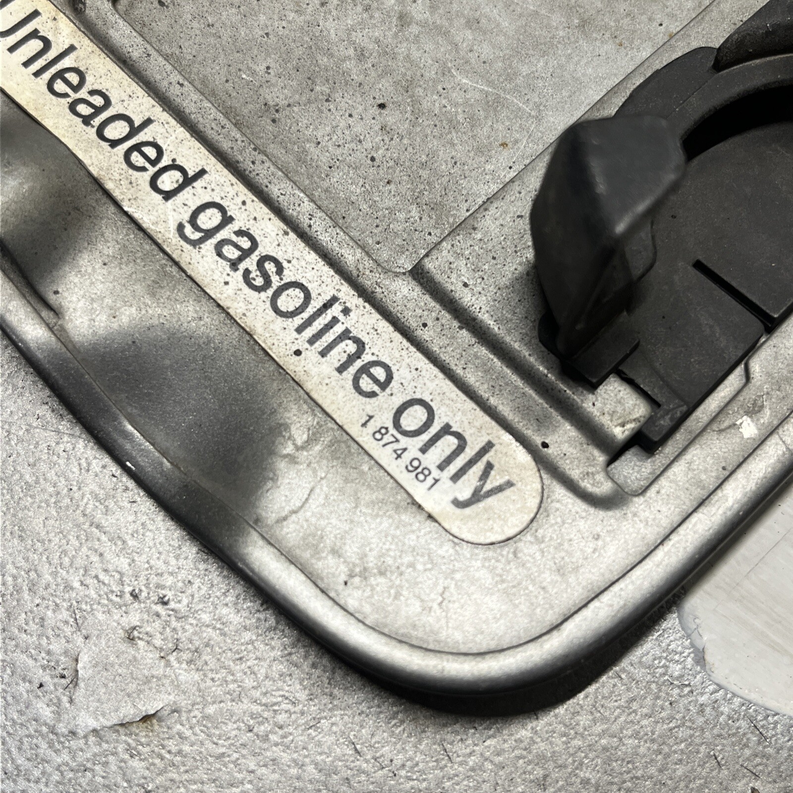 OEM BMW E30 3Seriee Fuel Tank Door Lid Cover Lachssilber Silver eBay