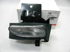GBC Passenger Side Fog Light Assy. FO259318 / FDM1054BR (For 96-98 Ford Mustang)