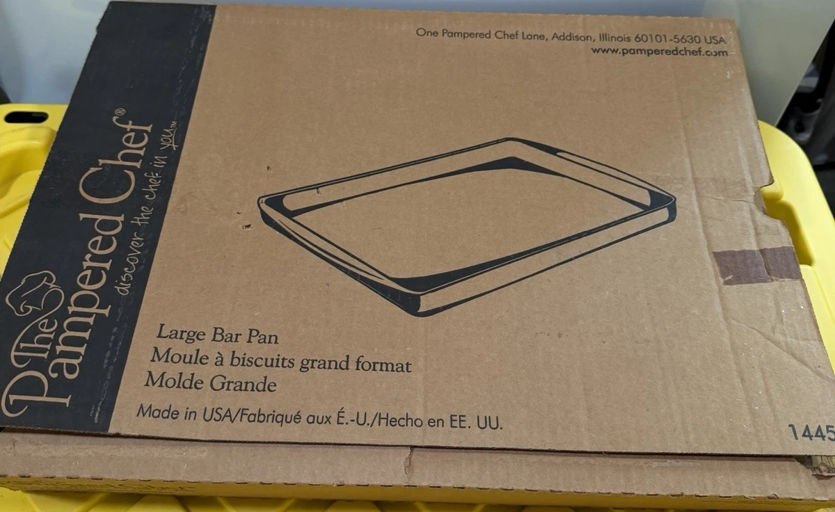 The Pampered Chef Classics Collection Stoneware Large Bar Pan 1445 17x11x1.5