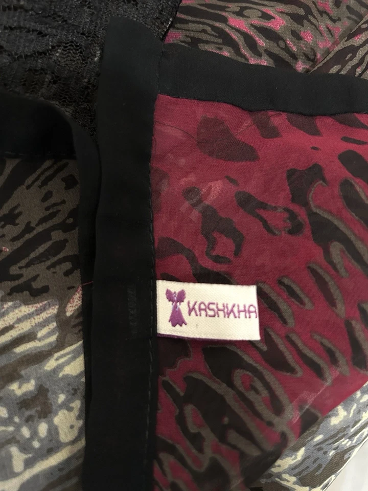 Xale cachecol Kashkha preto estampa de animais renda hijab 21” X 78” excelente estado usado - Imagem 3 de 4