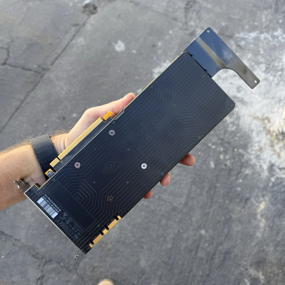 NVIDIA GeForce GTX 1080 Founders Edition 8GB GDDR5X - Image 3 of 4