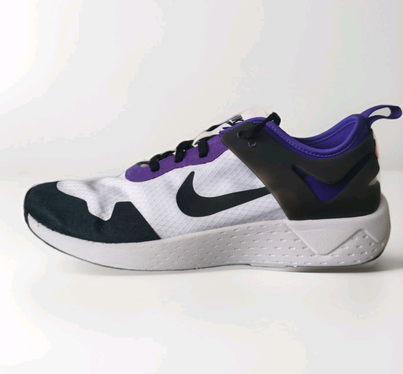 NIKE ZOOM LITE QS SIZE UK 8 EUR 42.5 (850560 105)BLACK / WHITE / PURPLE