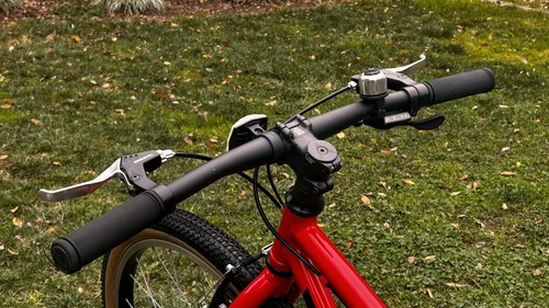 Vitus Mountain Bike 24” Wheels 13” Frame 8 Speed Bicycle, Red/ Black - Picture 17 of 24