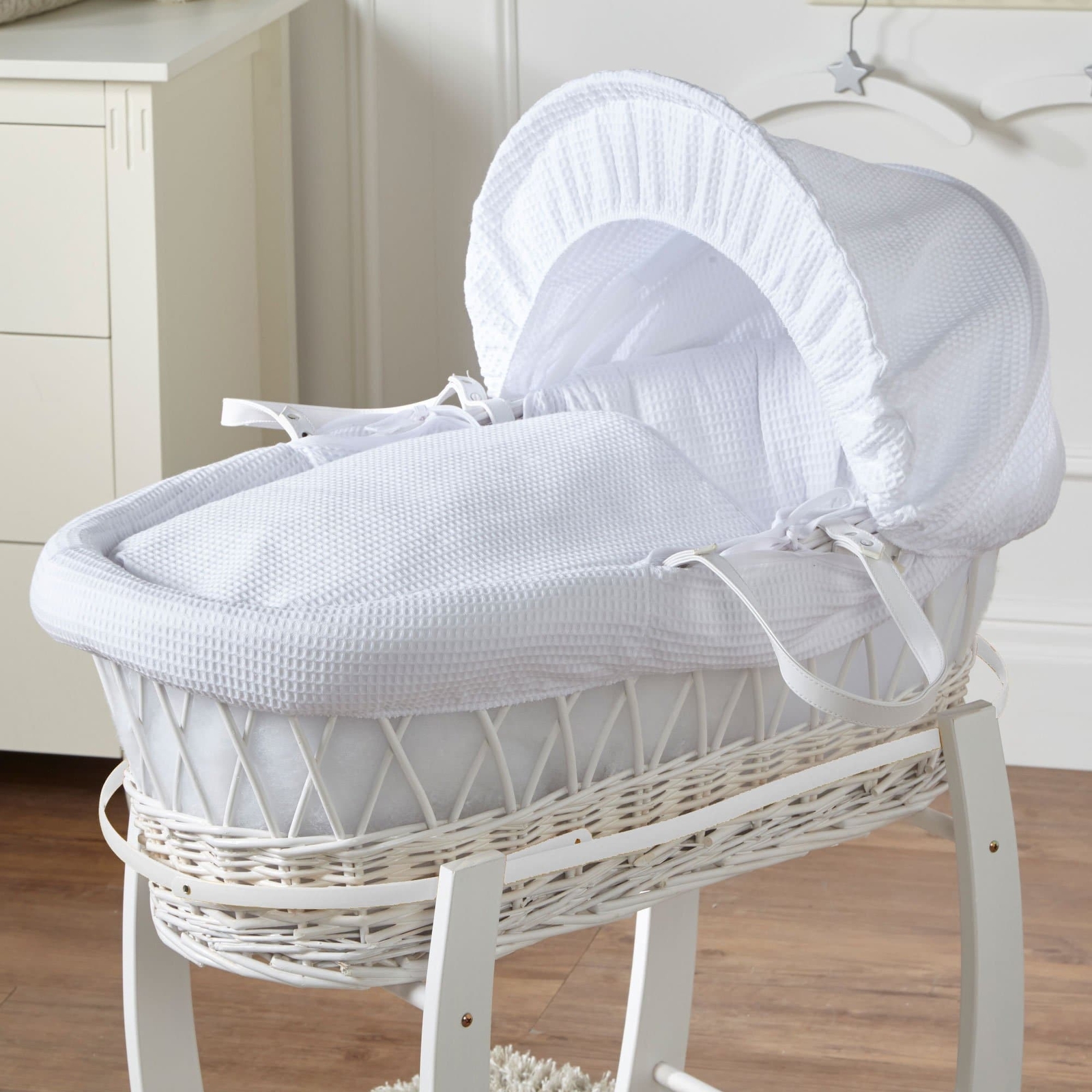 Moses Basket White Wicker with Mattress – White Waffle FYLO Baby