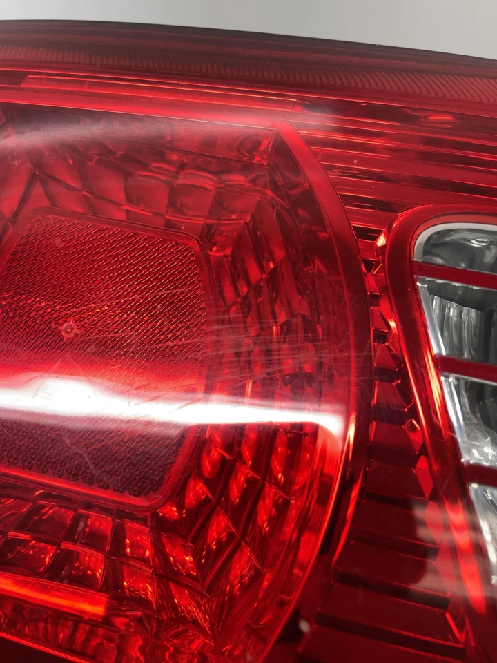 Luz trasera montada en la cubierta interior lado del conductor 2003 2004 2005 2006 Kia Optima Foto 2 de 4