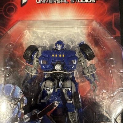 Transformers Hasbro 2011 Universal Studios The Ride Autobot Evac
