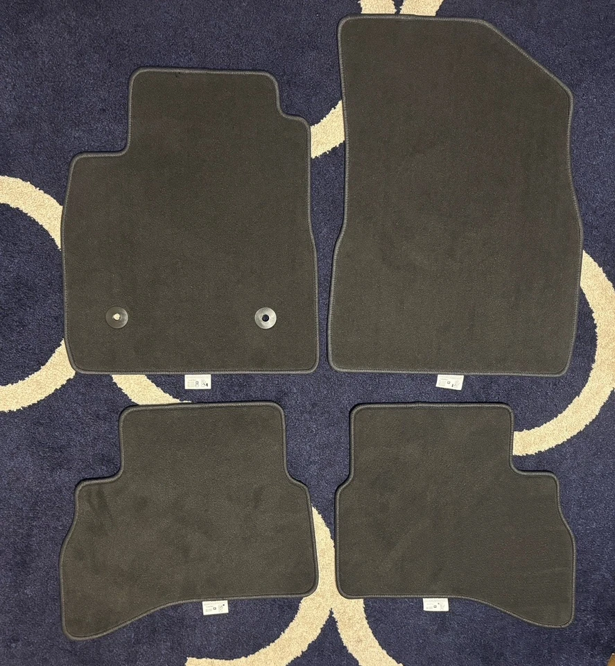 Juego de alfombrillas GM OEM Buick Encore GX 2020-24 alfombra negro azabache sin logotipo 42697796 Foto 4 de 4