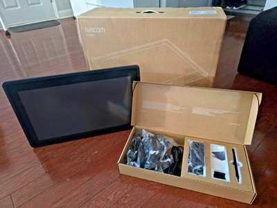 Wacom Cintiq 22 Creative Pen Display Tablet - DTK2260K0A_1051