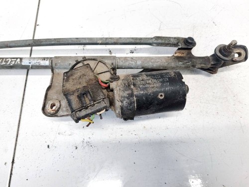 0390241116 vorne Scheibenwischermotor Teilenummer  Opel Vectra DE2313805-83