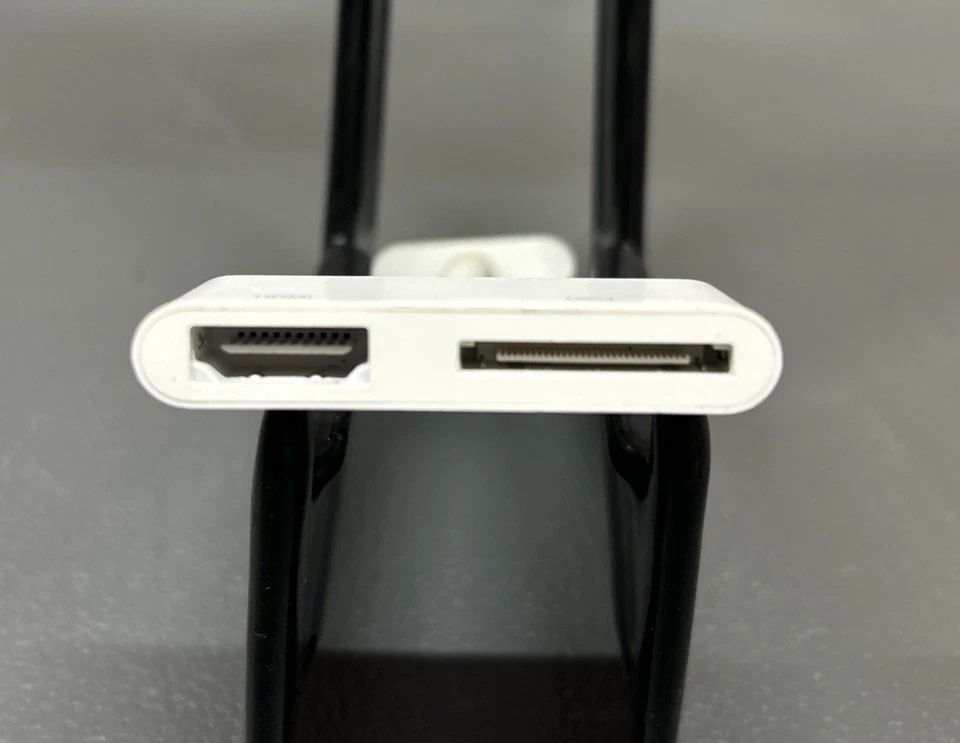 Genuine Apple A1388 30-Pin to HDMI Video Audio Adapter for iPod iPhone - Image 3 of 4