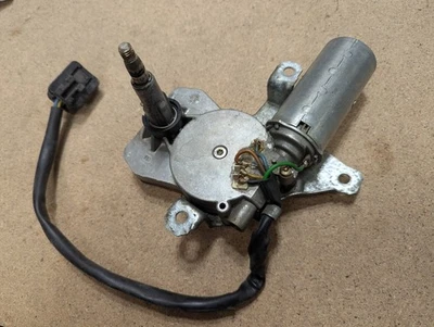 Mercedes Benz W124 Rear Wiper Motor 124 820 12 42 Bosch 0390 201506 Tested Used - Image 1 of 4