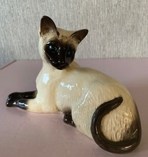 ROYAL DOULTON CAT SIAMESE  CAT LYING DOWN MODEL No. DA 124 GLOSS PERFECT
