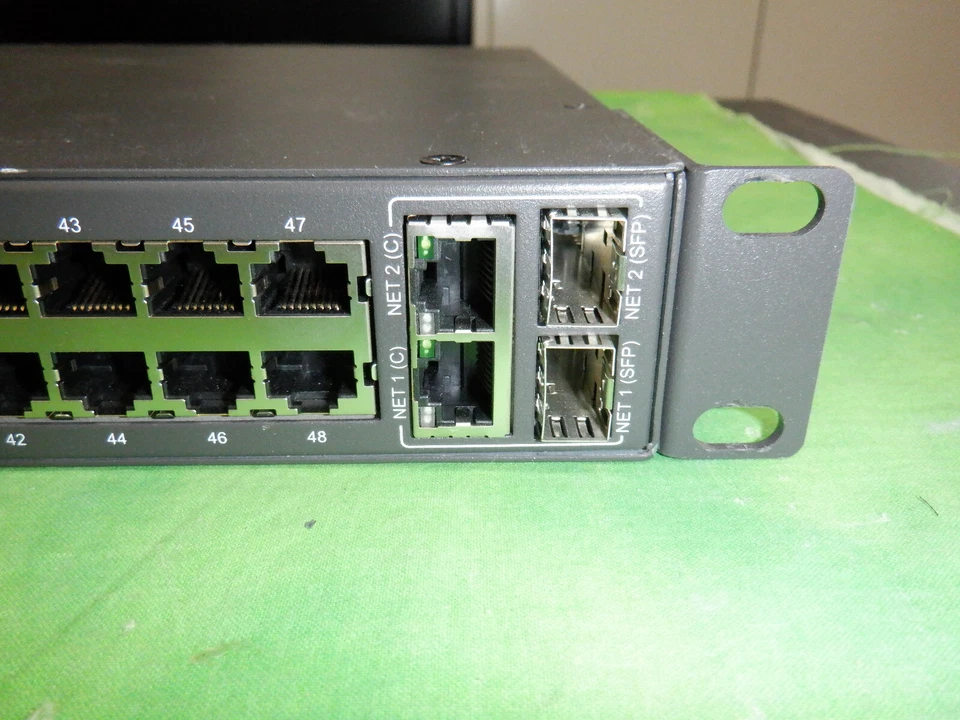 Black Box LES1700 Series WIFI Console Server 48-Ports Dual P/S LES1748A - Image 2 of 4