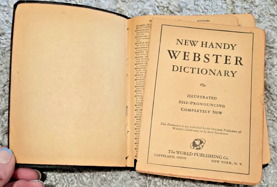 New Handy Webster Dictionary 1946 Vintage - Image 4 of 4