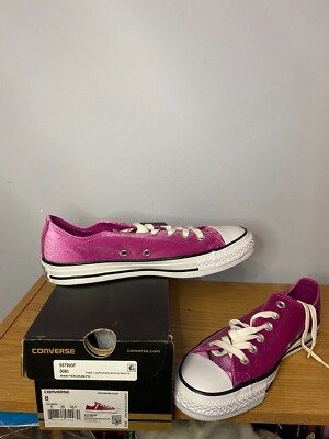 Converse Chuck Taylor All Star low tops in Pink Sapphire, Size