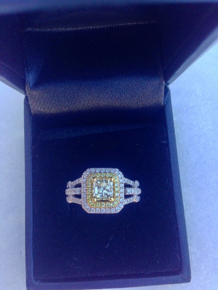 Кольцо из 18-каратного золота с фантазийным натуральным желтым и белым бриллиантом в стиле гало 1,24 карата - Изображение 2 из 4