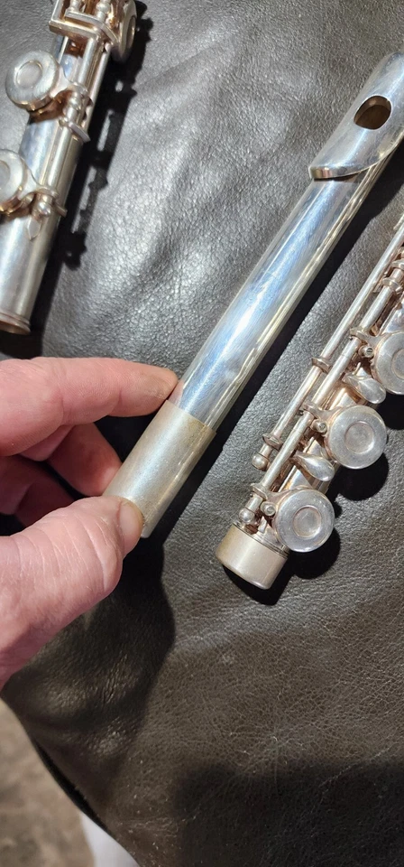 Flauta de plata de ley Communhardt M2S con estuche y palo de hisopo Foto 3 de 4