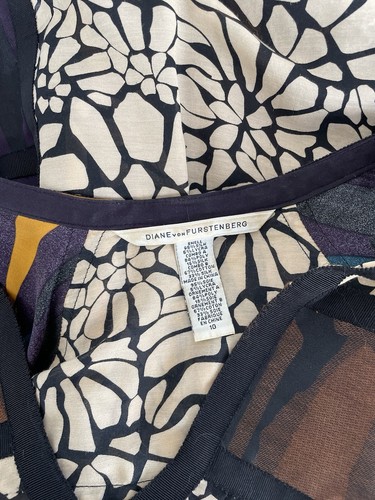 Diane Von Furstenberg Silk Top “Bouda” S8254306L9 Womens Sz 10 EUC PATCHWORK - Picture 6 of 9