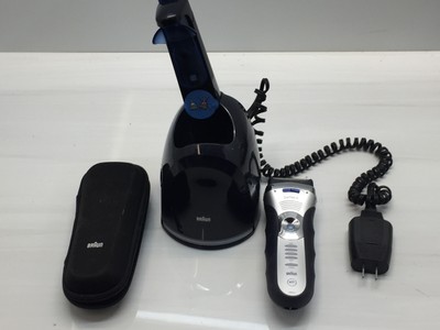 Bruan Series 3 390cc Wet & Dry Cordless Electric Shaver with Charing Dock
