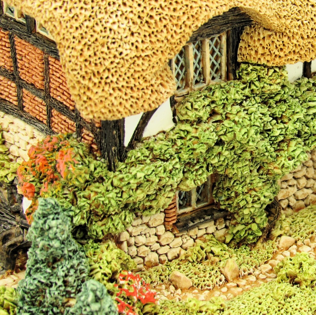 【レア!】Lilliput Lane/HONEYSUCKLE COTTAGE Amazon.co.jp: Lilliput Lane Honeysuckle Cottage 1992 L0250