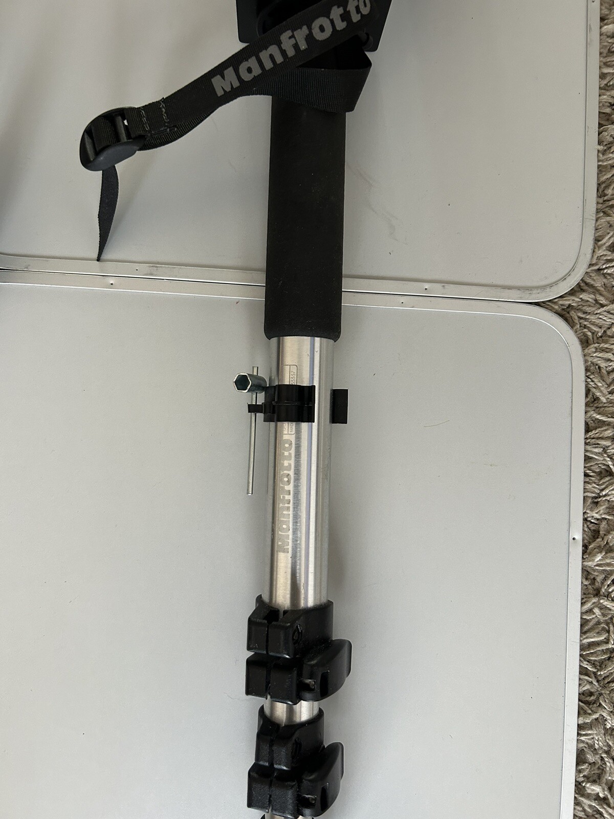 Manfrotto 680B MonoPod With Vertaflip(300115) Good Condition & Working