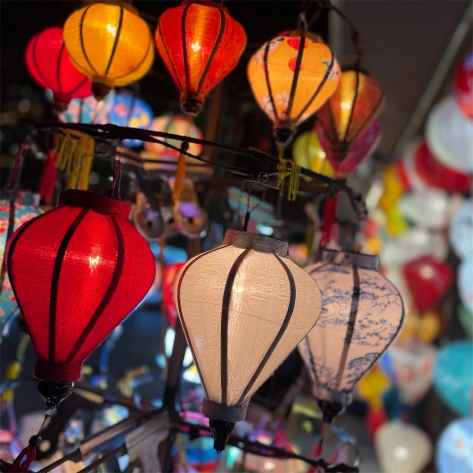 Juego de 2 linternas de seda hechas a mano de 8" con forma de manzana - decoración oriental de eventos y jardines Foto 3 de 4