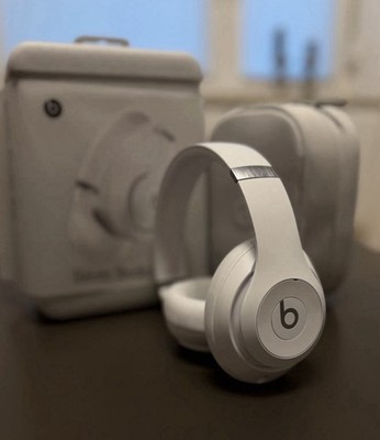 Beats Studio Pro - Weiß - Exklusiv - Wie Neu