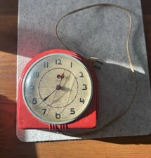 1940s Vintage Telechron 2H07 "Buffet" Elemctric Wall Clock, Red Works