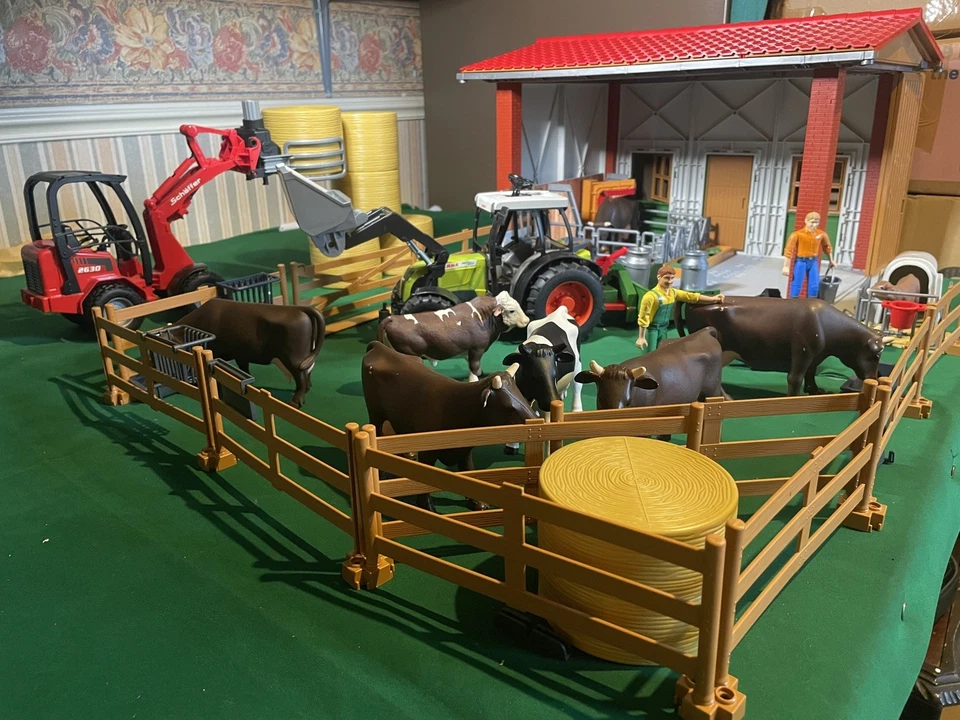 BRUDER DAIRY SHED with FEED LOT, CALF HUTCH, COWS , TRACTORS. - Image 2 of 4