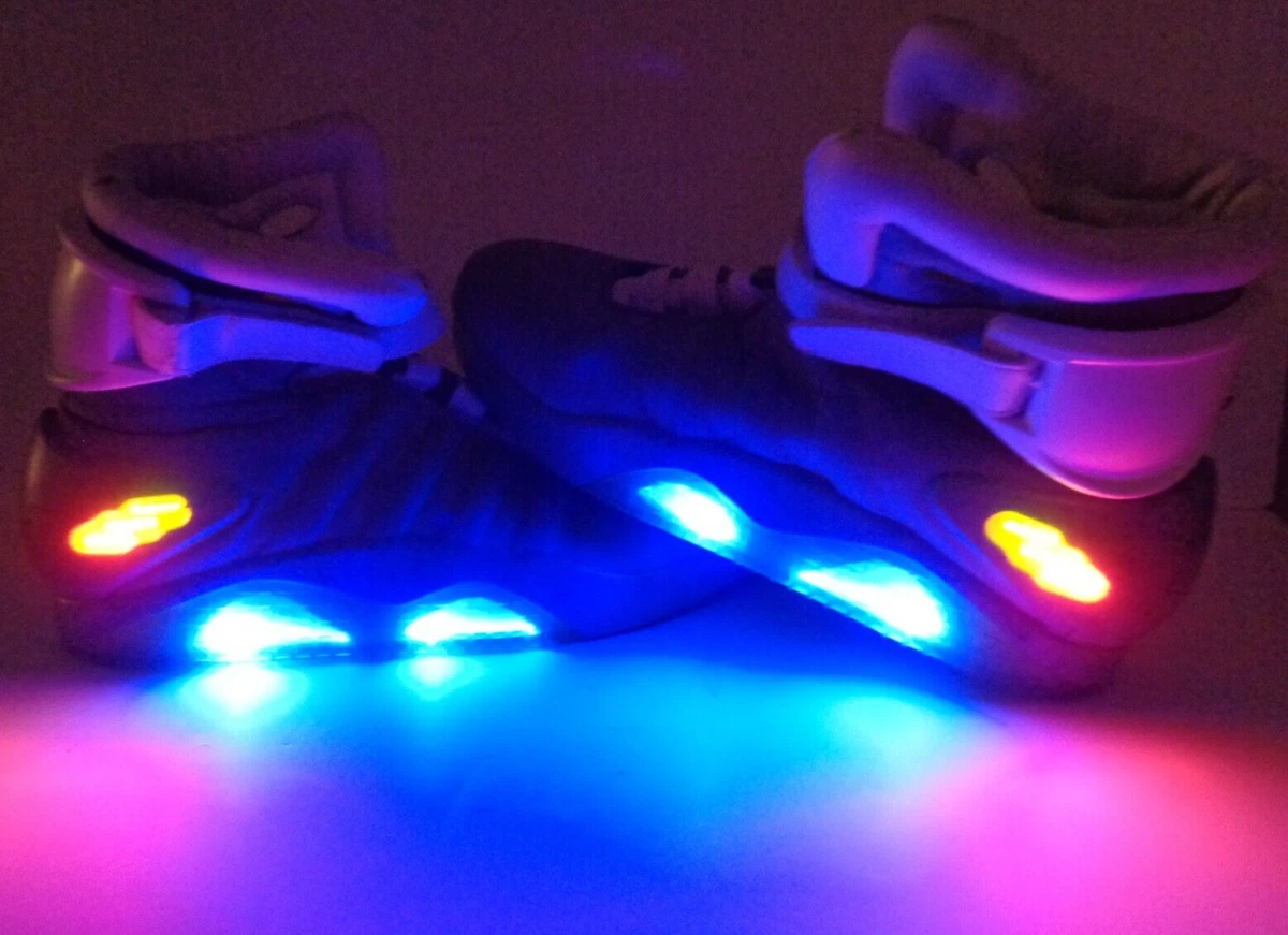 in beroep gaan Gedateerd werkgelegenheid Universal Back To The Future II Marty McFly Futuristic Shoes Size 13 BTF2247 Mag | eBay in beroep gaan Gedateerd werkgelegenheid Universal Back To The Future II Marty McFly Futuristic Shoes Size 13 BTF2247 Mag | eBay