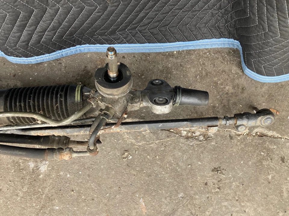 1998-2005 Land Rover Freelander Power Steering Rack And Pinion OEM #3026M - Image 2 of 4