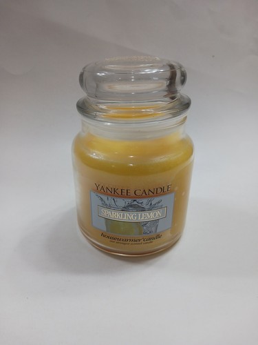 Yankee Candle Sparkling Lemon (#1107401) 14.5 oz Medium Jar Housewarmer Candle