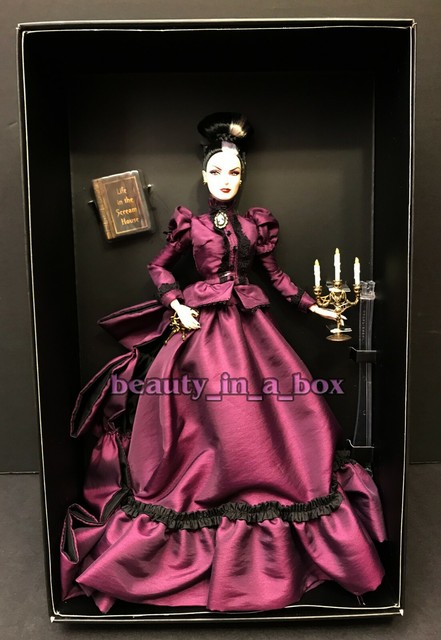 Haunted Beauty Mistress of the Manor 