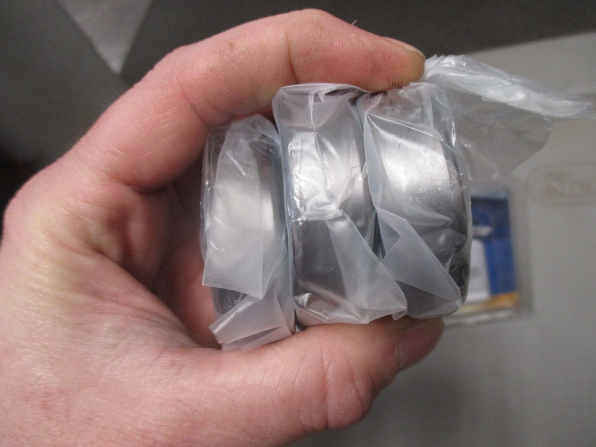 NOS Rear Wheel Seal & Bearing Kit Fits: Kawasaki ZX900 VN900 25