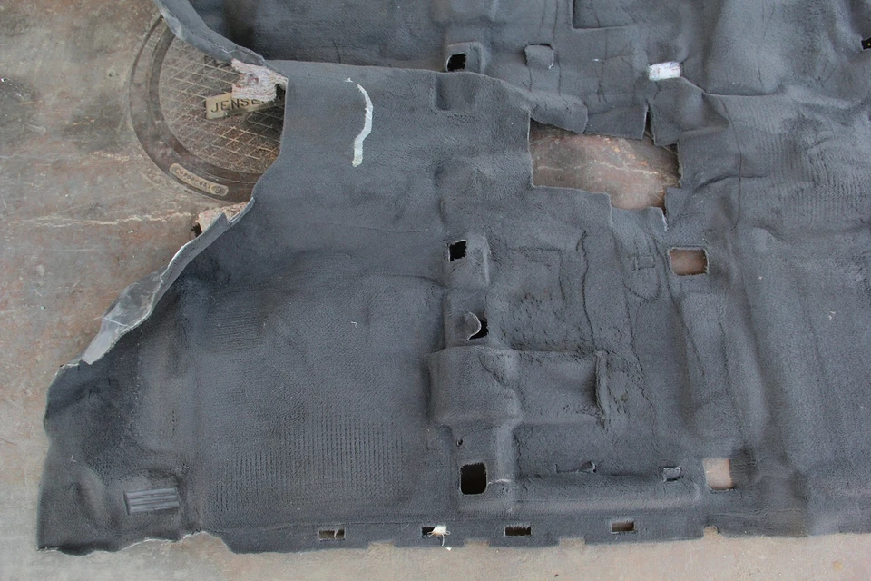 Alfombra de piso completo Infiniti QX56 05-07 negra 74902-ZC504, OEM, 2005, 2006, 2007 Foto 3 de 4