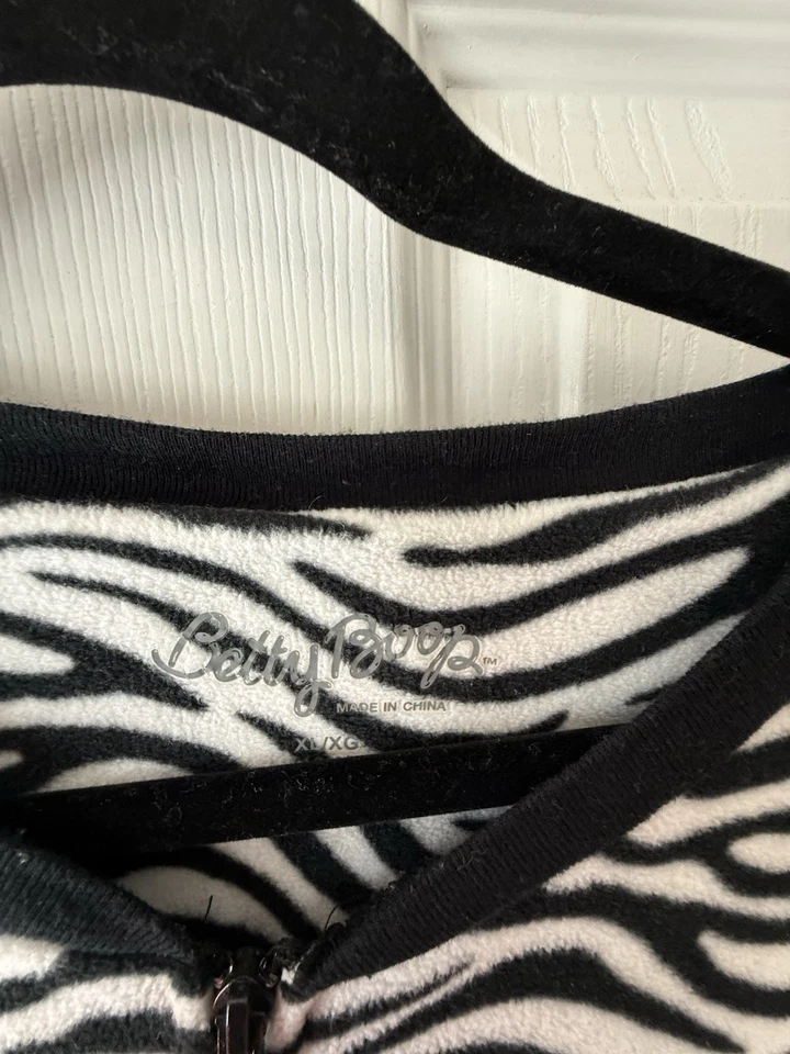 Pijama feminino Betty Boop com pés peça única XL zebra lã união terno - Imagem 4 de 4