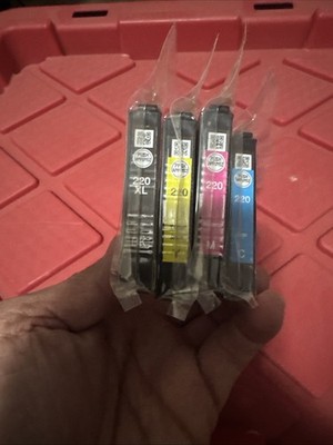 Epson 220 Color  220XL  Black Cartridge Ink - Black and Cyan/Magenta/Yellow