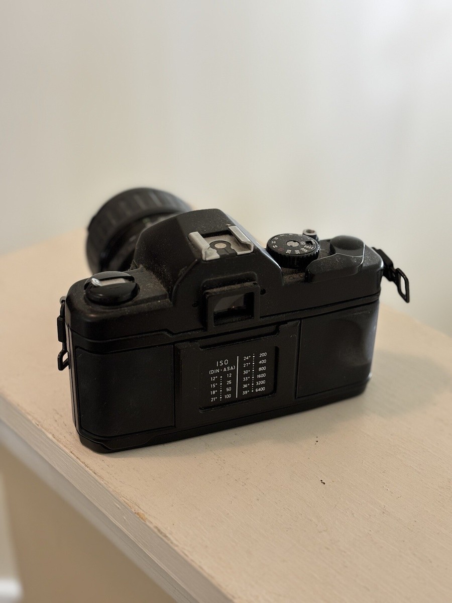 Vivitar V3800N 35mm MULTI-EXP SLR Film Camera With 28 Vivitar V3800N 35mm MULTI-EXP SLR Film Camera With 28