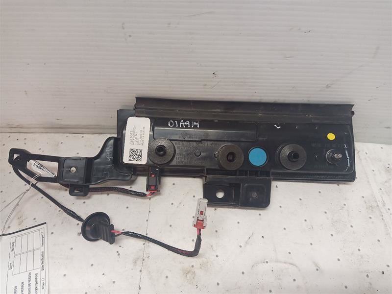 GM 87866675 Inner Left Rear Tail Light from 2023 GMC Yukon 