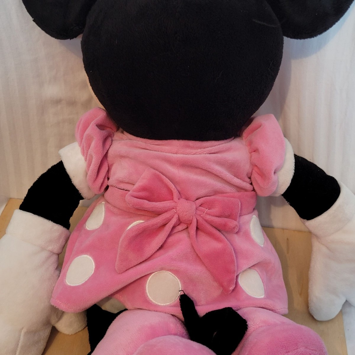 Disney Store XL Minnie Mouse 26 Inches Tall Pink Bow on Head