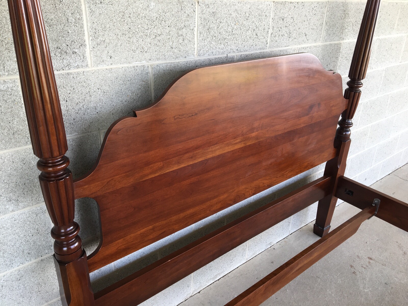 STATTON CENTENNIAL CHERRY CHIPPENDALE STYLE QUEEN SIZE REEDED POSTER